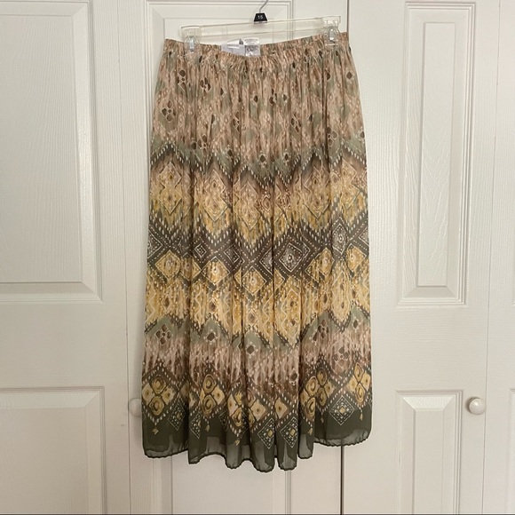 Alfred Dunner Pleated Geo Print Chiffon Skirt Size 14 - Picture 2 of 6